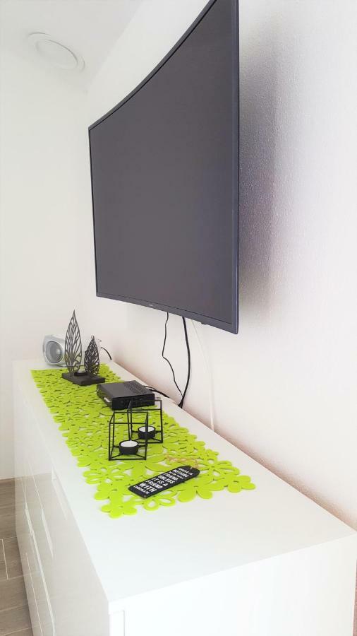 Apartment Svilan - Terrace With Sea View And Nature Zečevo 외부 사진