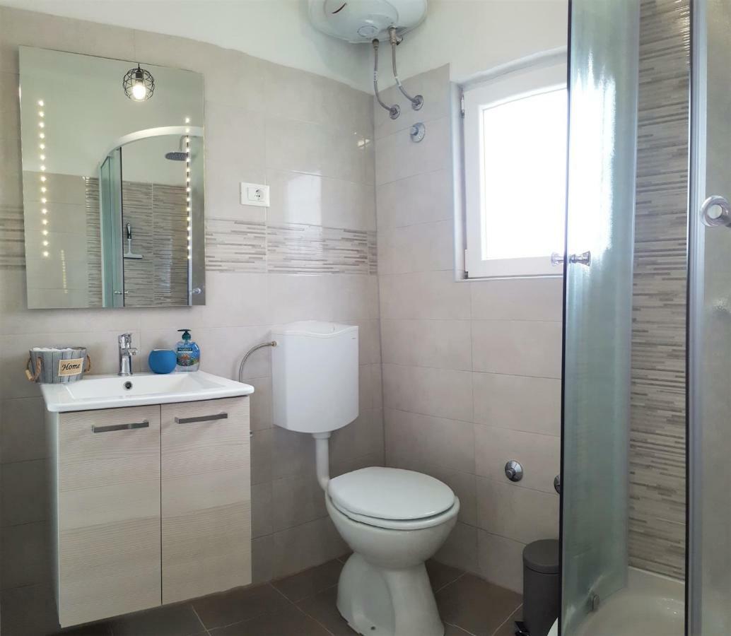 Apartment Svilan - Terrace With Sea View And Nature Zečevo 외부 사진