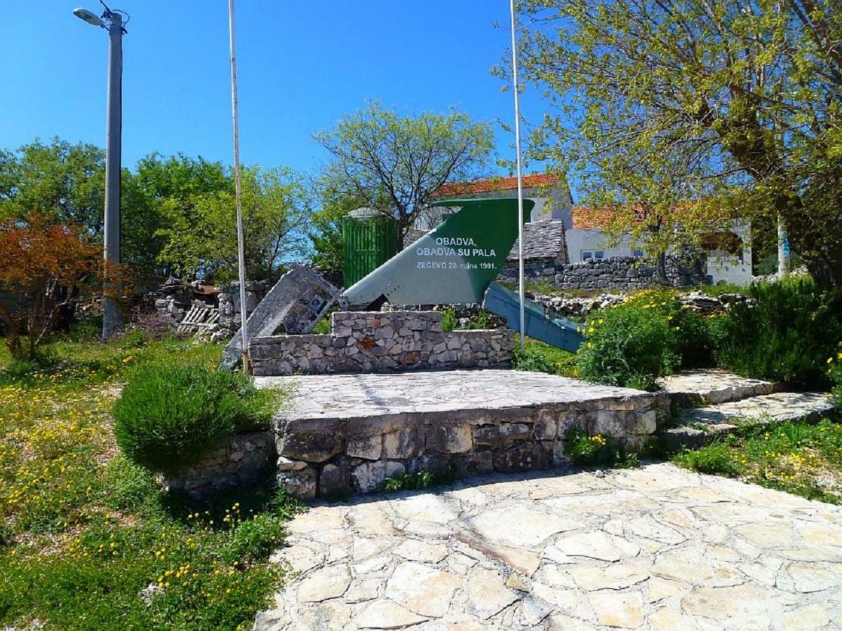 Apartment Svilan - Terrace With Sea View And Nature Zečevo 외부 사진