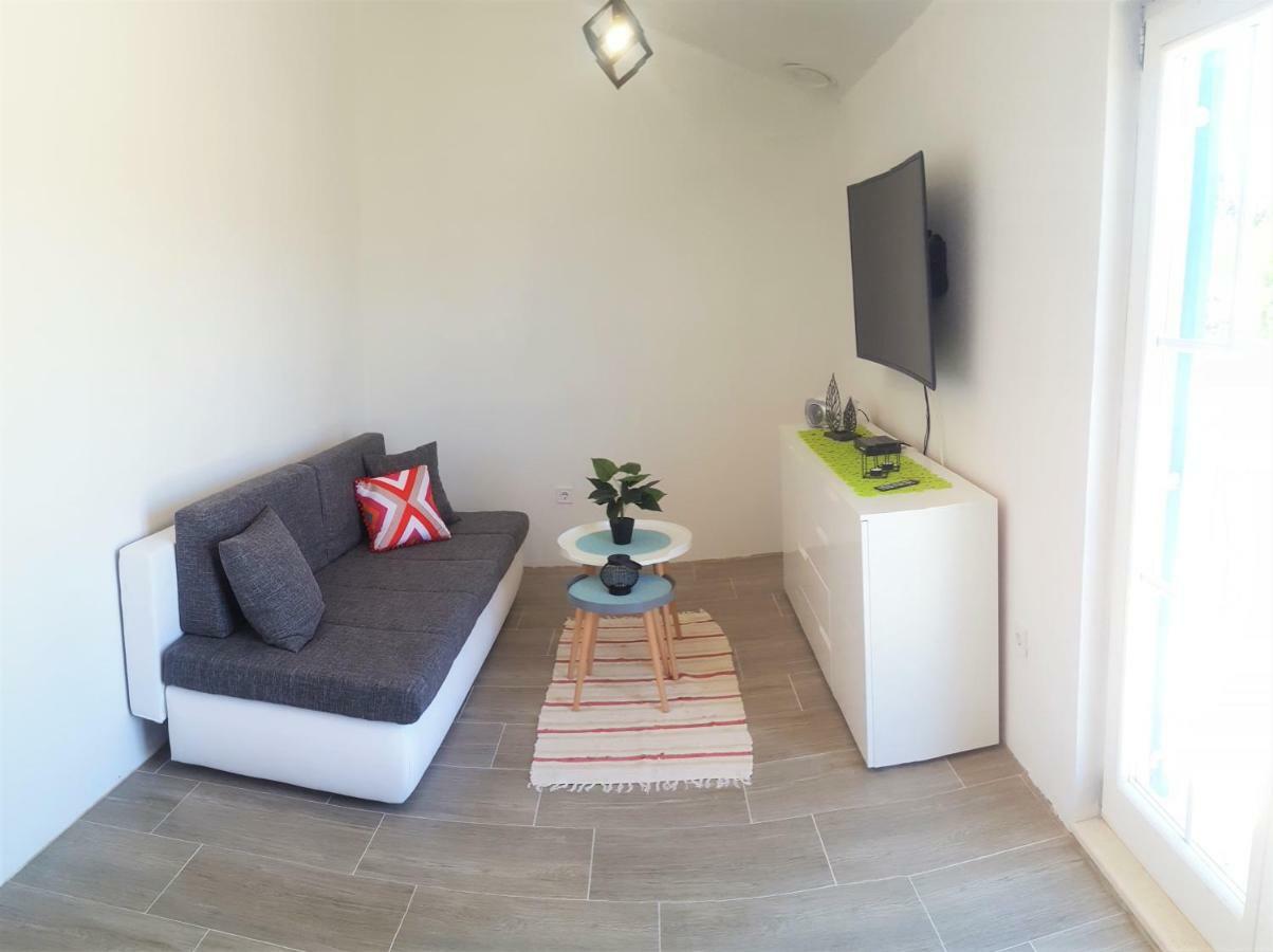 Apartment Svilan - Terrace With Sea View And Nature Zečevo 외부 사진